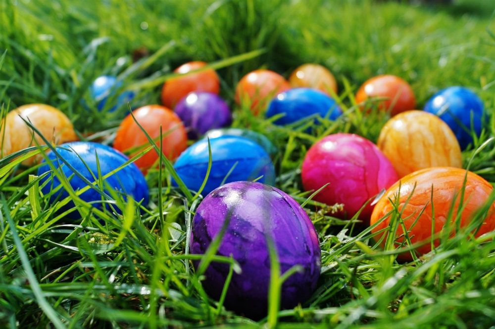 easter-egg-hunt_things-to-do-this-easter-weekend_hestercombe_somerset_oeufs-de-paques-1457782172BLx