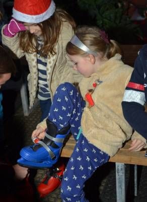 b2ap3_thumbnail_Hestercombe-Christmas---Skating-Child-by-Alain-Lockyear.jpg