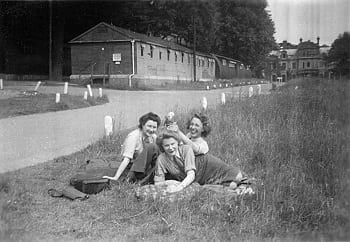 Emma Lane & ATS colleagues on the drive. WWII, 1944. Courtesy Esme Lane