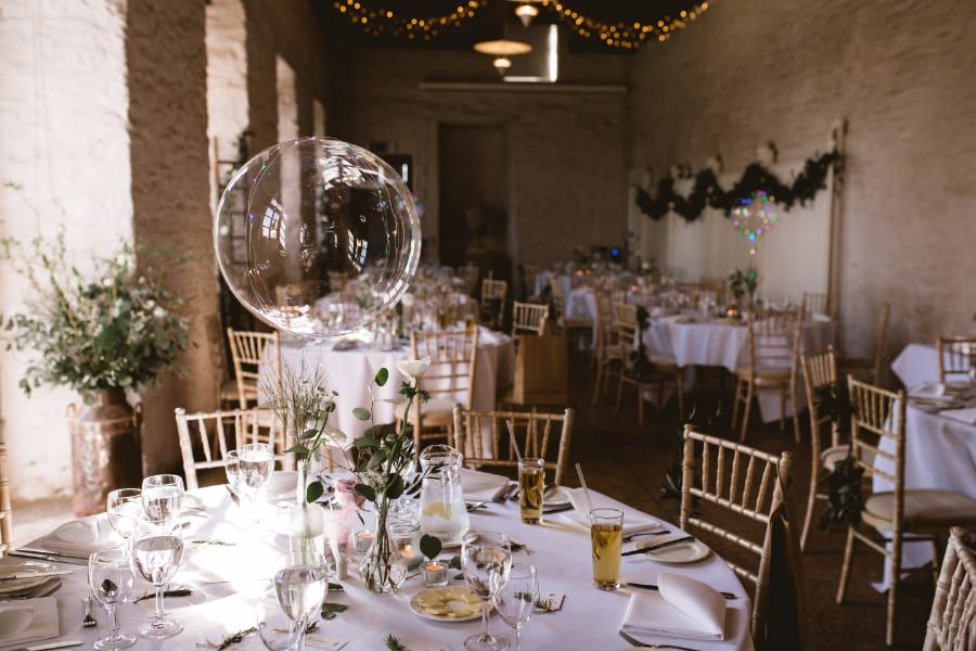 In your stately home wedding, establish a theme