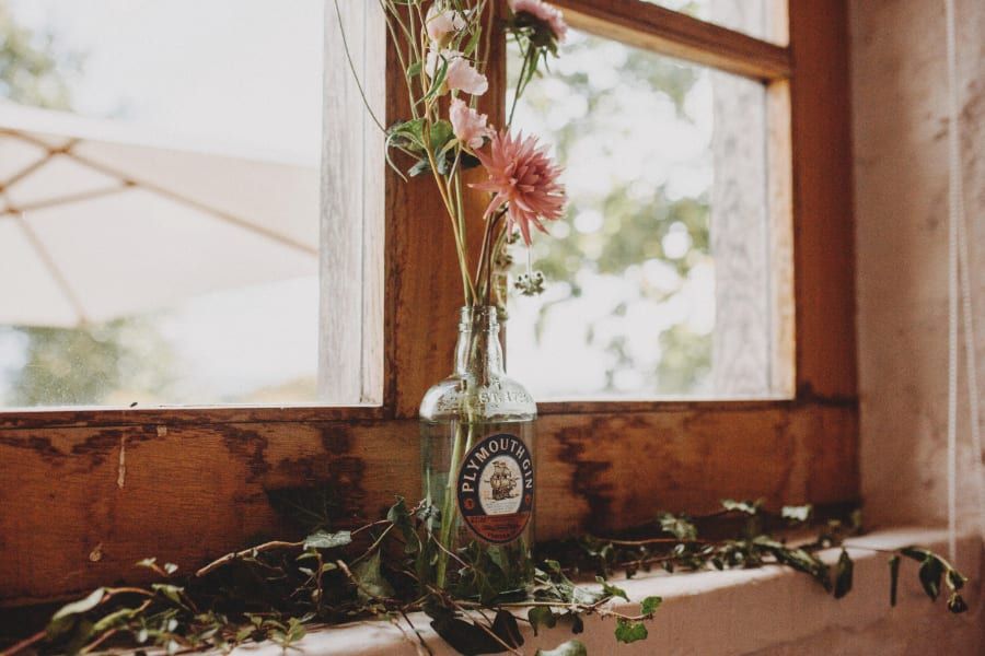 From dreamy decor ideas with Living Coral to unplugged ceremonies and eco-friendly celebrations, check out our predictions for the best 2019 wedding trends.