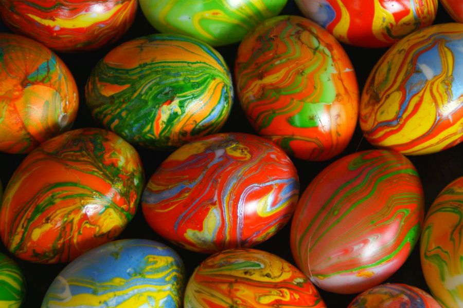 Find the best Easter activities for kids on our handy guide, like this egg marbling
