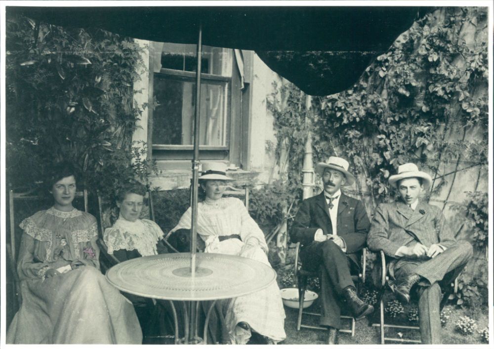 Fig. 9: Mrs. Portman on the Victorian Terrace (centre) with the Hon. Osbert Eustace Vesey, William D. Miller (moustached) and two unidentified ladies. 