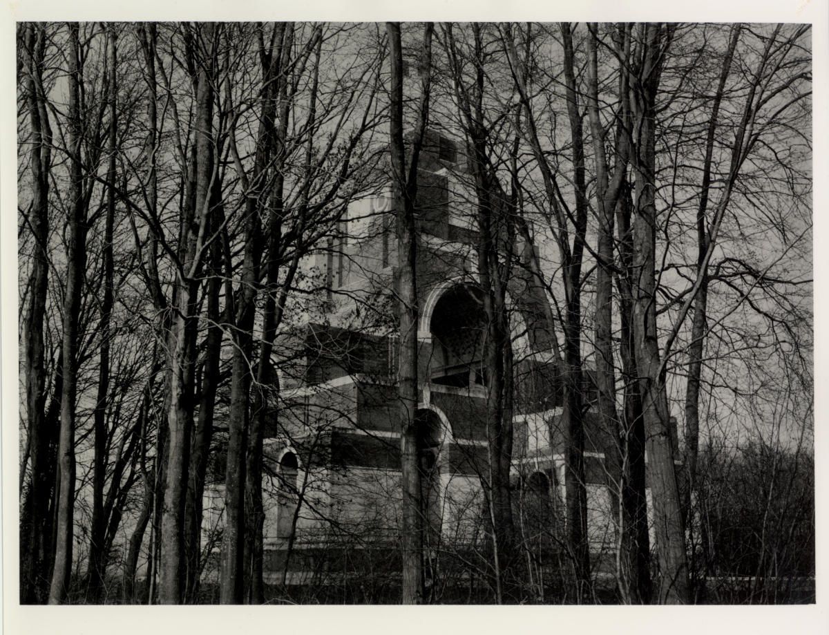 Liz-Nicol-Thiepval-gelatin-silver-print-2019_where-function-ends_hestercombe-gallery